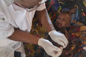 Health centers for malian refugees, all uses.
