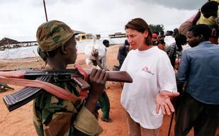 LICENCE ISSUES, DO NOT USE -Angola, Kuito. September 1999