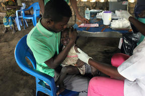 Measles vaccination in Mai-Ndombe Province