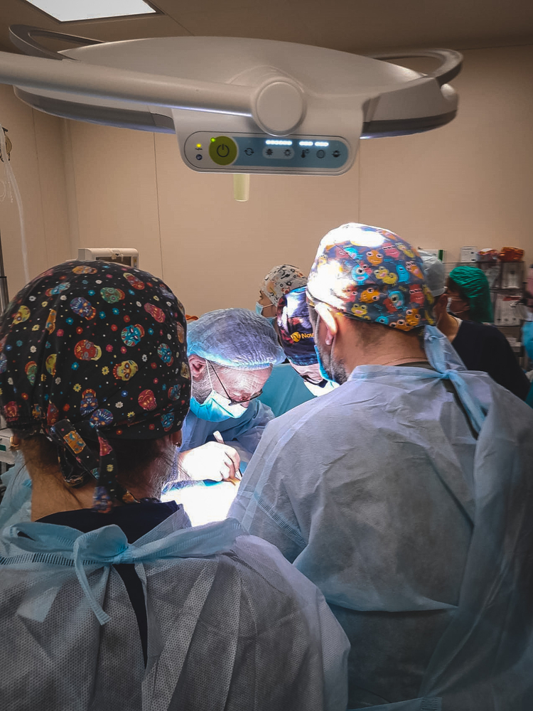 Martial Ledecq, MSF vascular surgeon, working in the operating theatre in Okhmatdyt hospital in Kyiv. March 14, 2022.