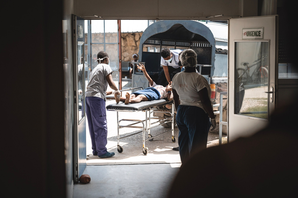A traffic accident victim arrives at MSF's Tabarre hospital in Port-au-Prince.