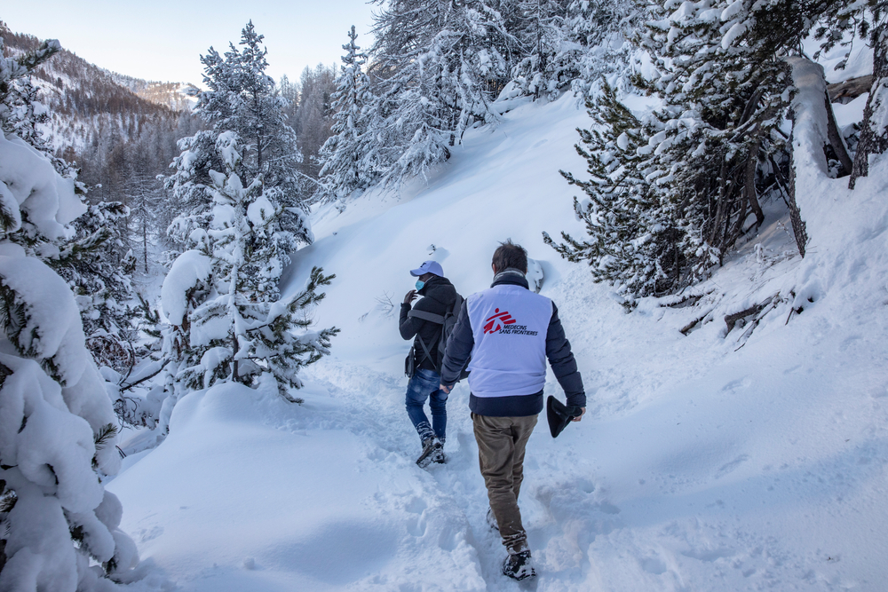 Italy:Even in winter, migrants head westwards across the snow-capped mountains towards France. MSF supports essential needs.